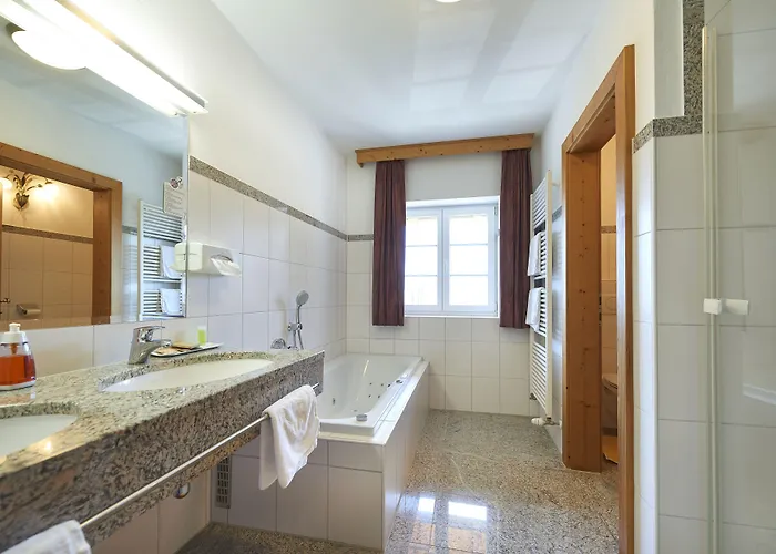 Hotel Stadler Am Attersee 4*