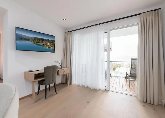 Отель Stadler Am Attersee Унтерах-ам-Аттерзе