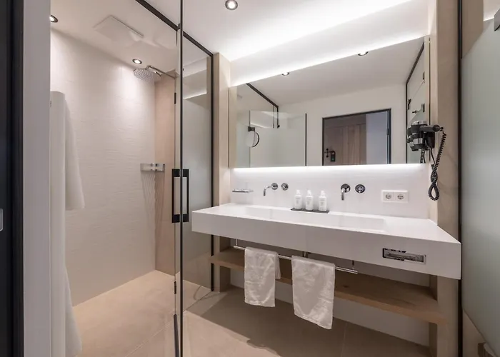 Hotel Stadler Am Attersee 4*